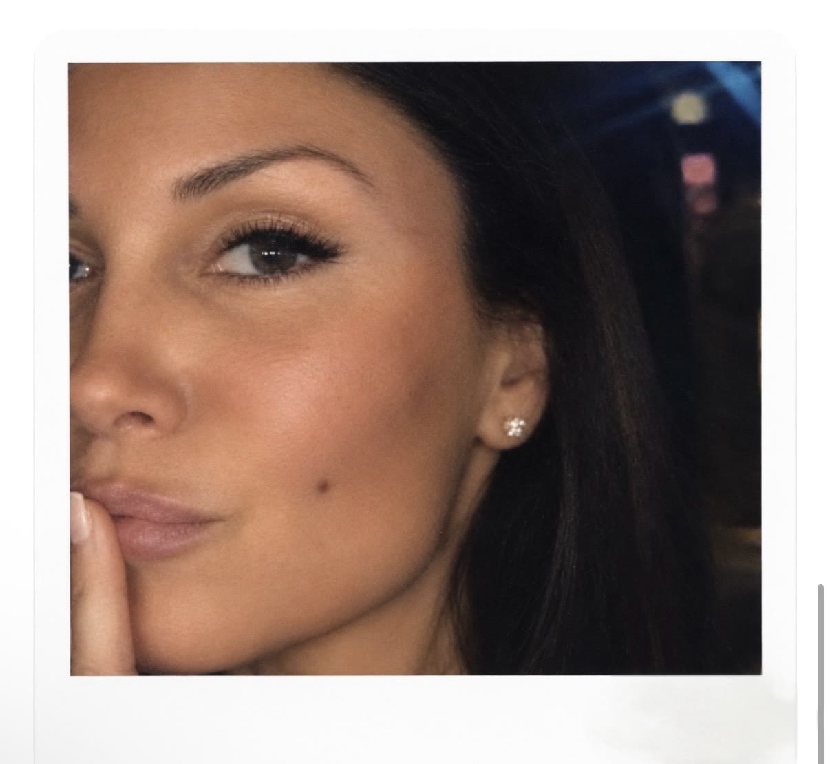 Close-up of Amanda's natural lashes
